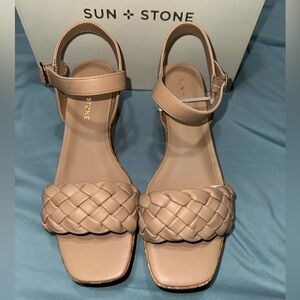 Sun + Stone Women's Tan Sandals